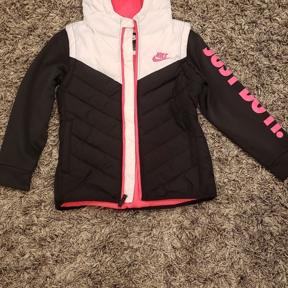 Nike girls coat - Picture 6 of 6